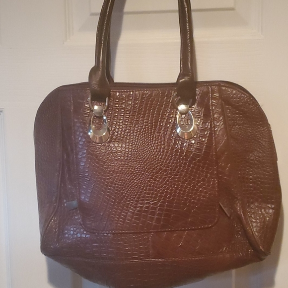 🖕 4/$20 Satchel - Picture 2 of 4